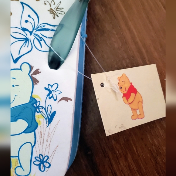 Winnie-the-Pooh Women's Flip Flops Size L (9 - 10) - Picture 3 of 6